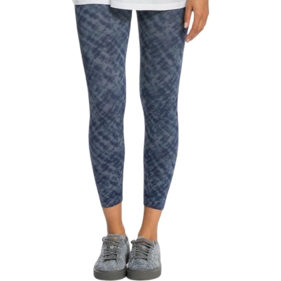 🌺 SPANX Look At Me Now Blue Watercolor Seamless Cropped Leggings Size XL - Picture 2 of 10